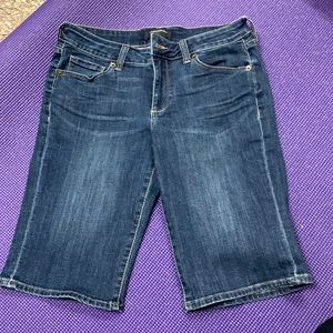 Women’s Bermuda shorts